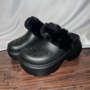 Platform Faux Fur Lined Crocs size 7